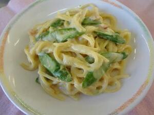 アスパラとベーコンのクリームパスタ