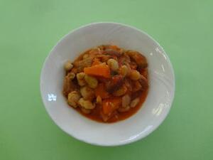 チキンのトマトビーンズ煮込み